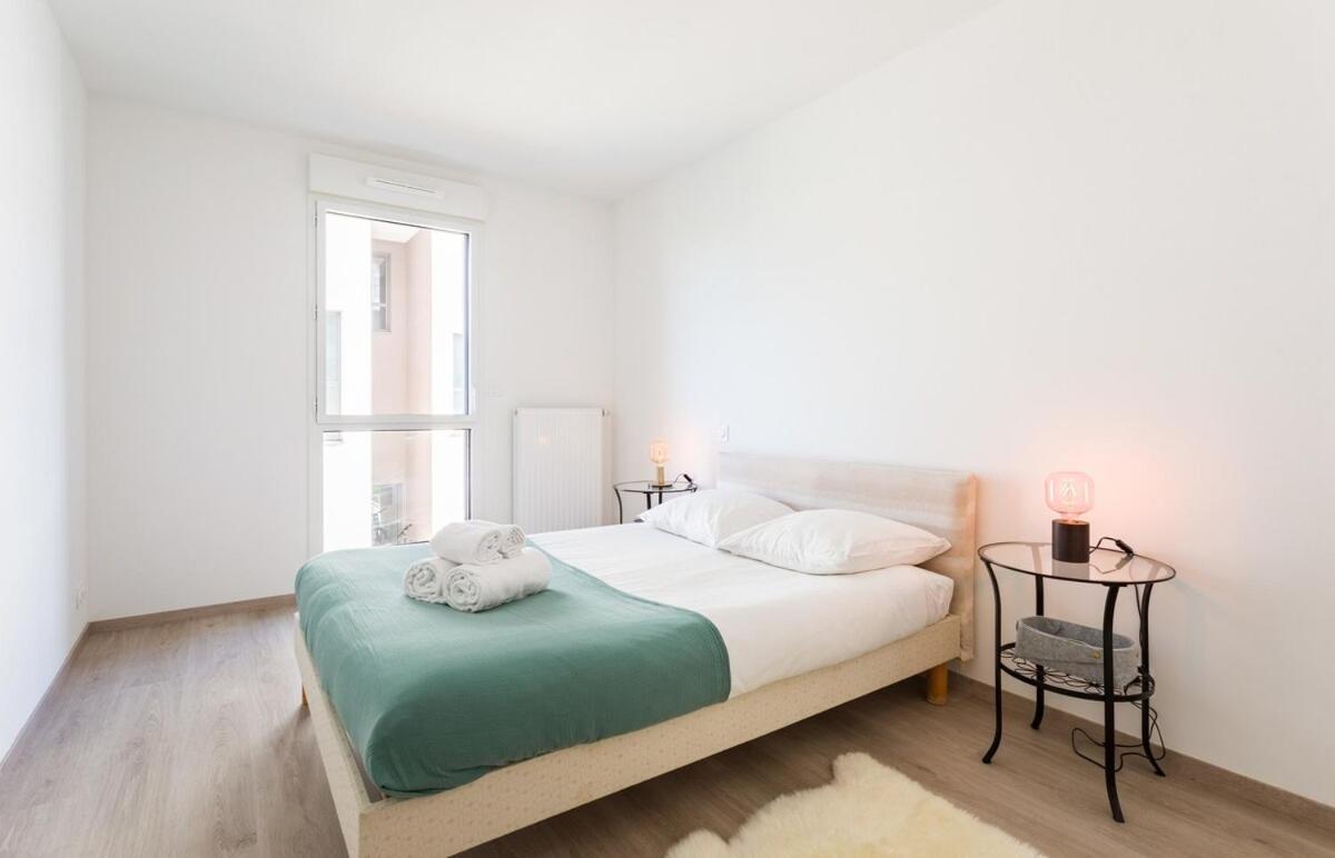 Le Rio, Appartement Avec Terrasse & Parking 렌 외부 사진