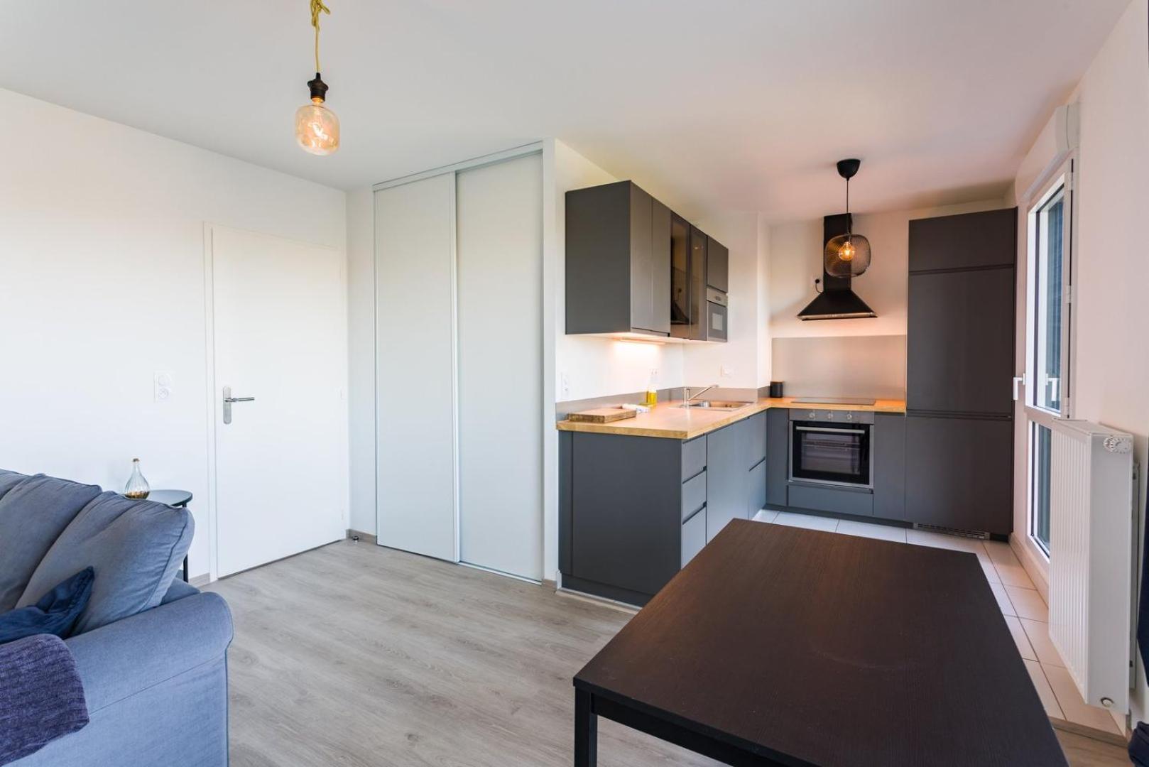 Le Rio, Appartement Avec Terrasse & Parking 렌 외부 사진